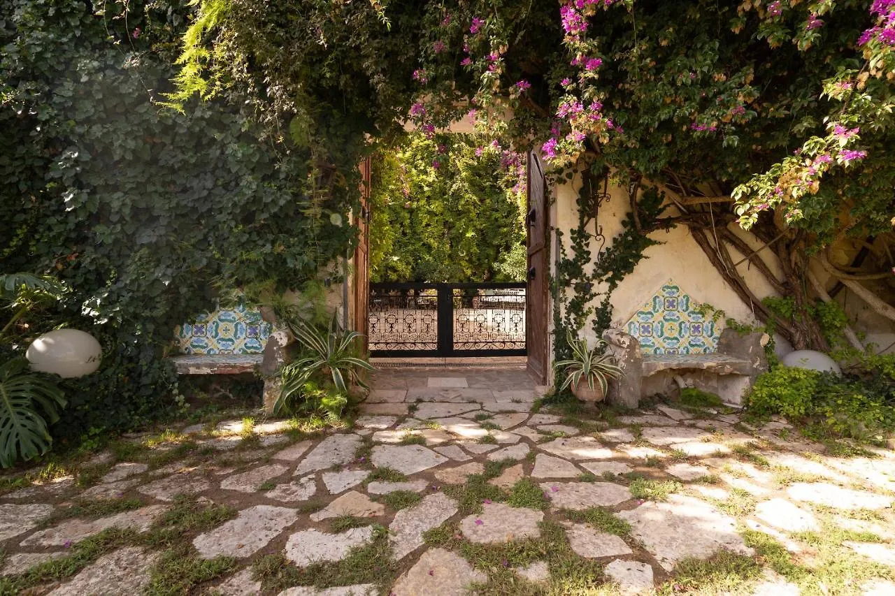 Tenuta Donna Vittoria - Bouganville Trapani Italy