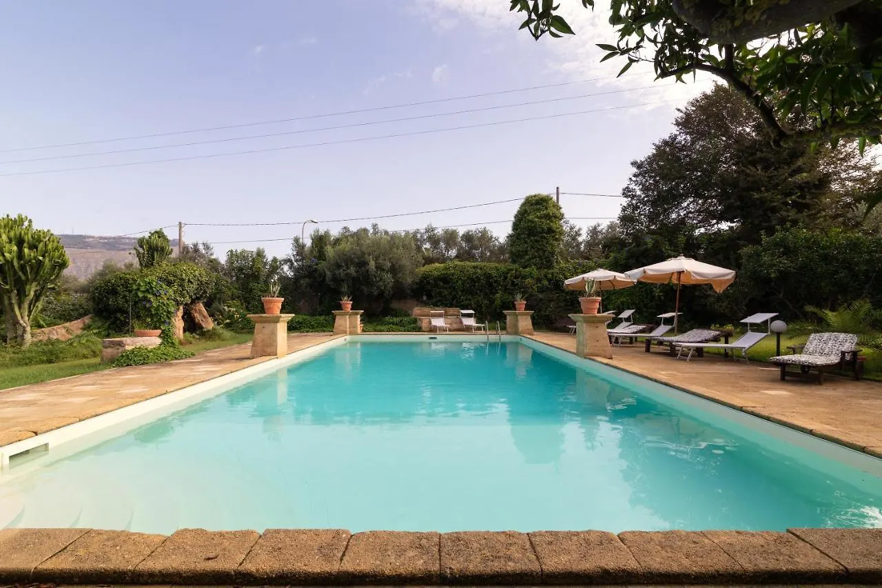 Tenuta Donna Vittoria - Bouganville Trapani Italy